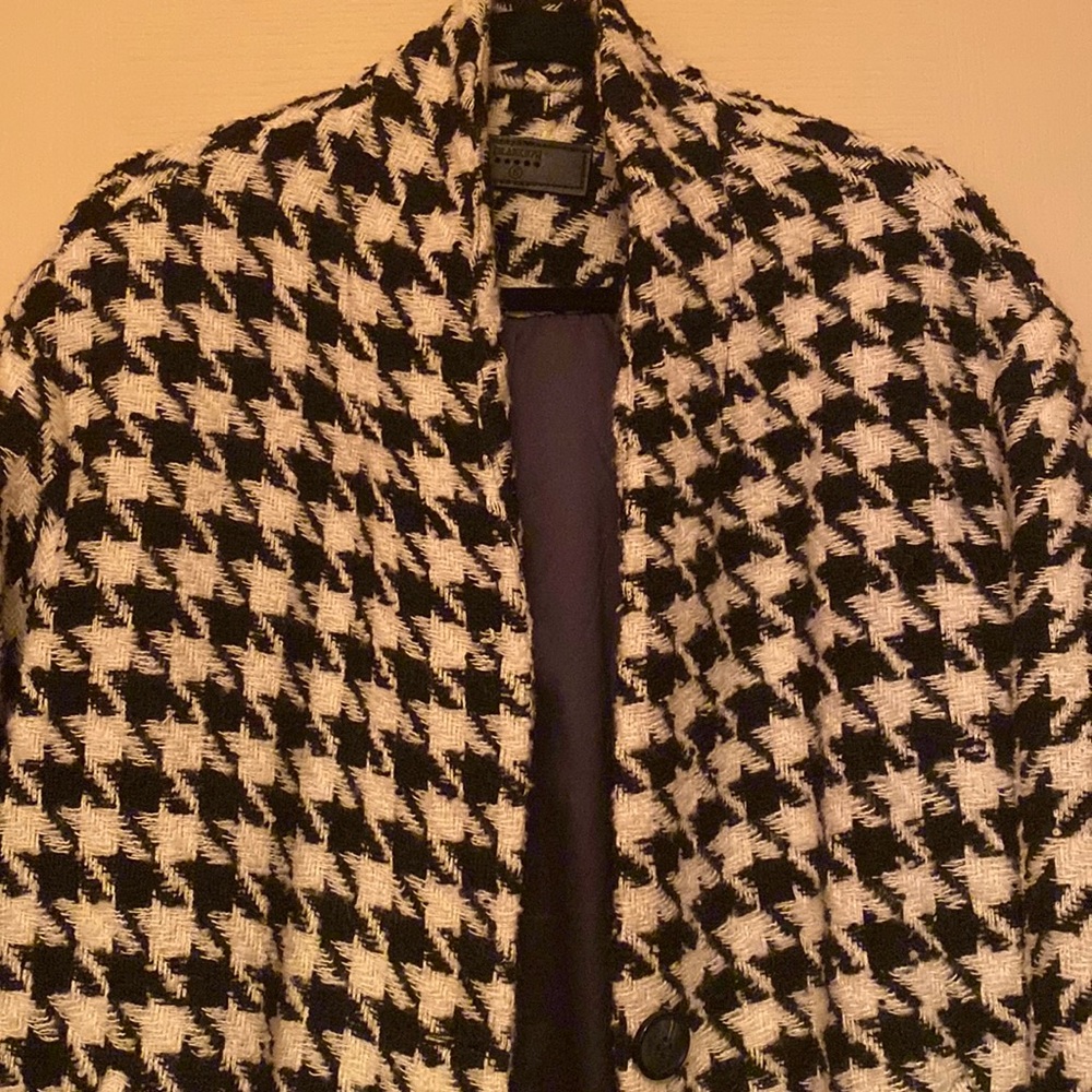 Women’s Houndstooth black and white wool coat - Picture 2 of 4